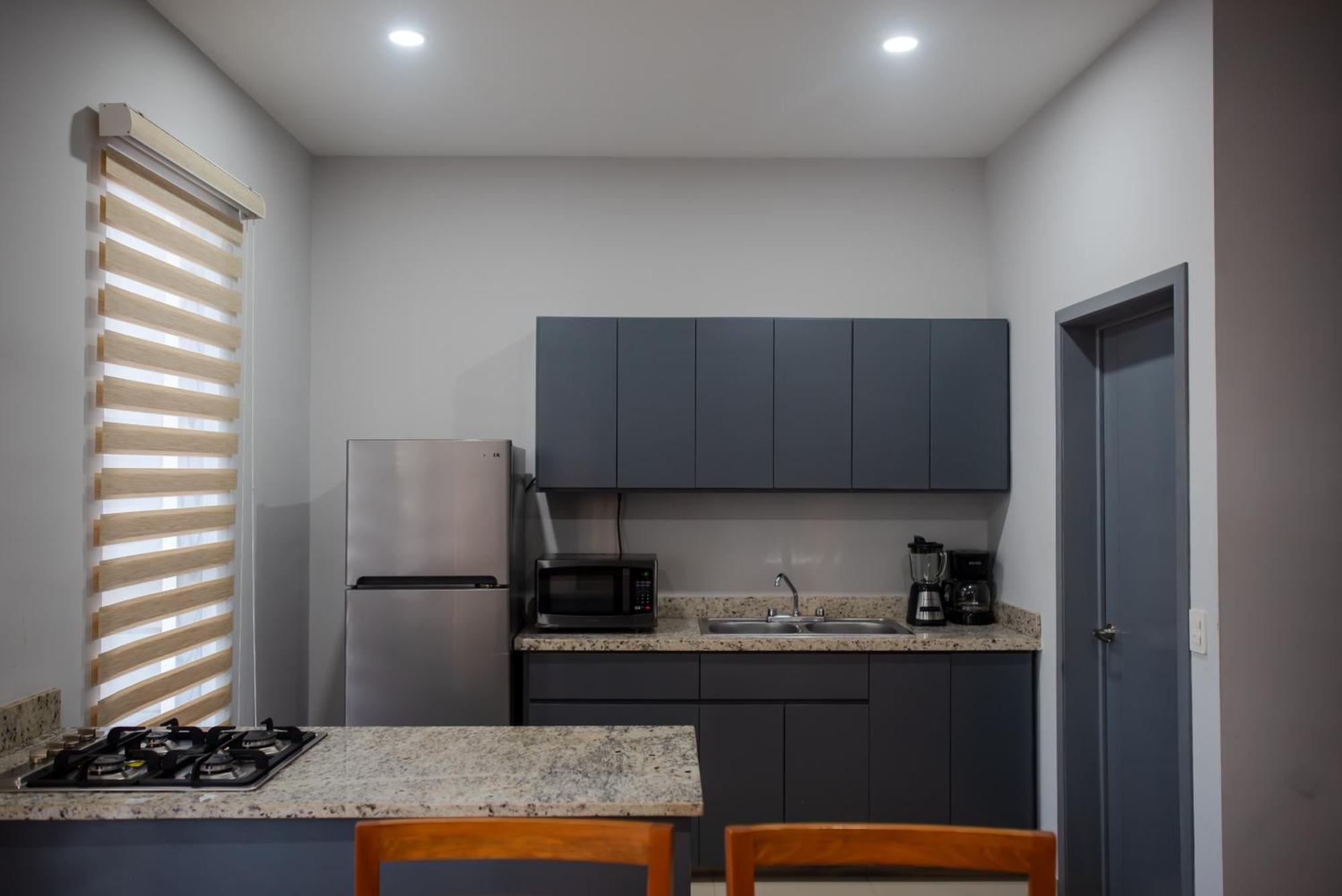 2Br/2Ba Condo 1 Block To Ocean! - Unit 3 Mazatlán Buitenkant foto